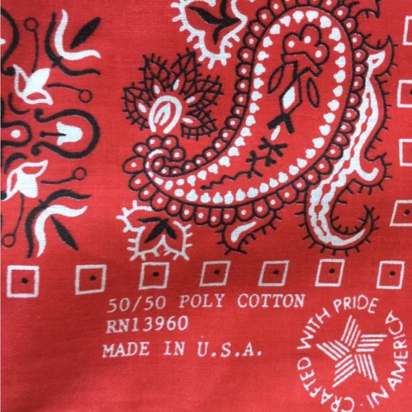 Vintage Giant Red Bandana Made in USA 32x30 Cotton Poly Blend - Picture 2 of 5